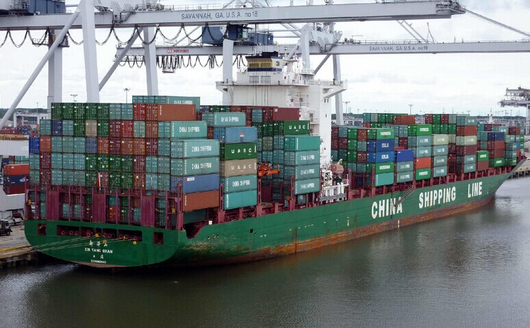 外貿(mào)低迷 中國航運(yùn)業(yè)陷入困境了嗎?.jpg